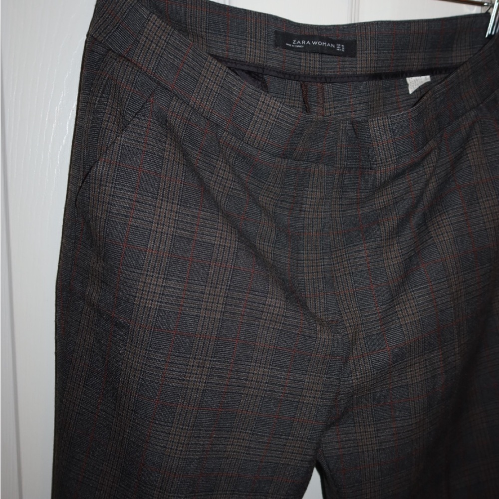 Zara Woman Checkered Pants in Gray and Red